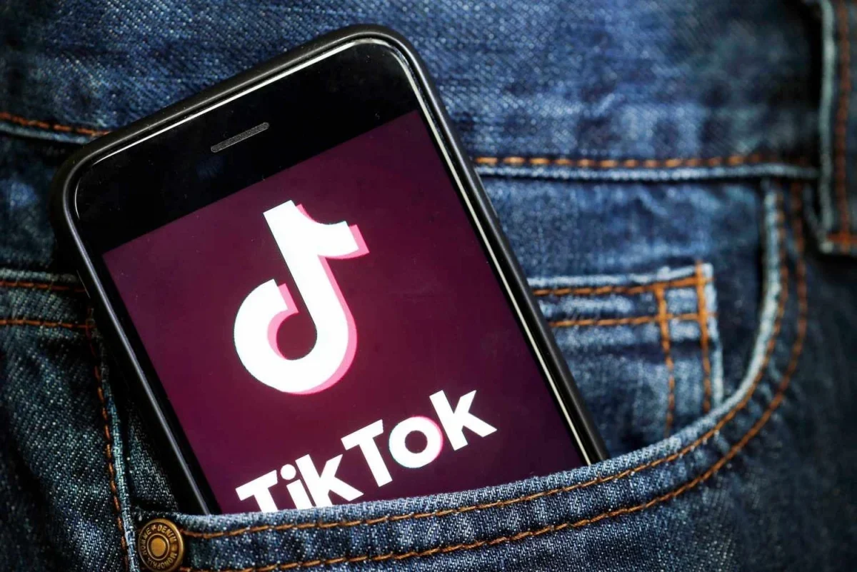 TikTok هو التطبيق الأفضل عالمياً لإنشاء ومشاركة الفيديوهات الرائعة الممتعة وتحميل تيك توك ليس صعباً وهو الأسهل لمشاركة مقاطع الفيديو مع الأهل والاصدقاء